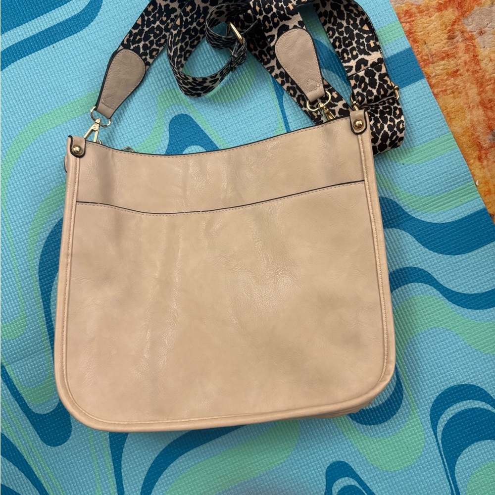 Elegant Cream Shoulder Bag
